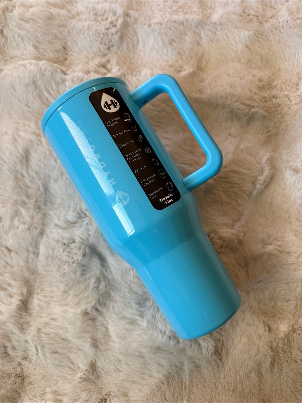 Hydrojug Wave Water bottle 32 oz
Travel-size Blue - Picture 8 of 9